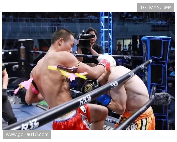 蒙国东全力备战金腰带卫冕聚焦技术细节打磨与体能极限突破