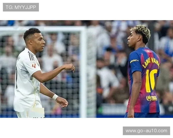 巴萨3-2皇马蝉联西超杯，拉菲尼亚双响制胜